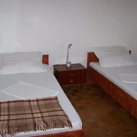 Center 3* Vodice