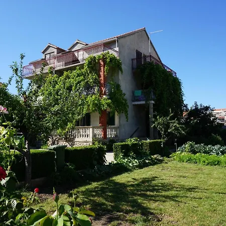 Guest house Center